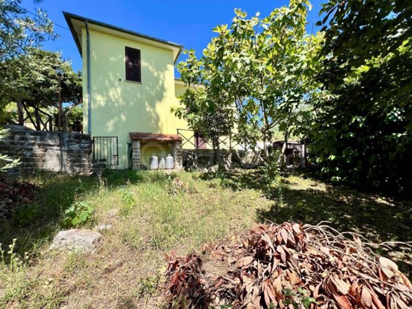 casa indipendente in vendita a Montebuono in zona Sant'Andrea