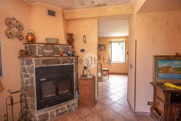 casa indipendente in vendita a Montebuono in zona Sant'Andrea