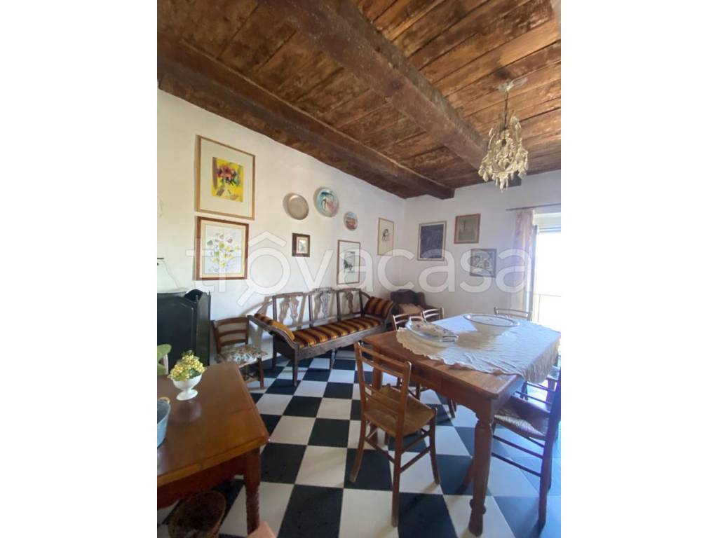 casa indipendente in vendita a Monteleone Sabino in zona Ginestra Sabina
