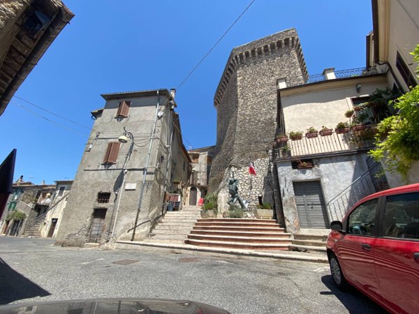 appartamento in vendita a Monteleone Sabino in zona Ginestra Sabina