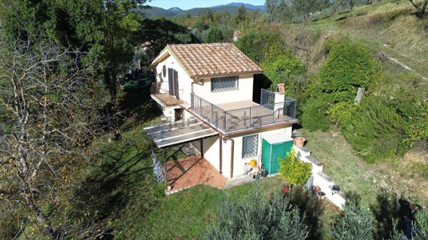 casa indipendente in vendita a Monteleone Sabino
