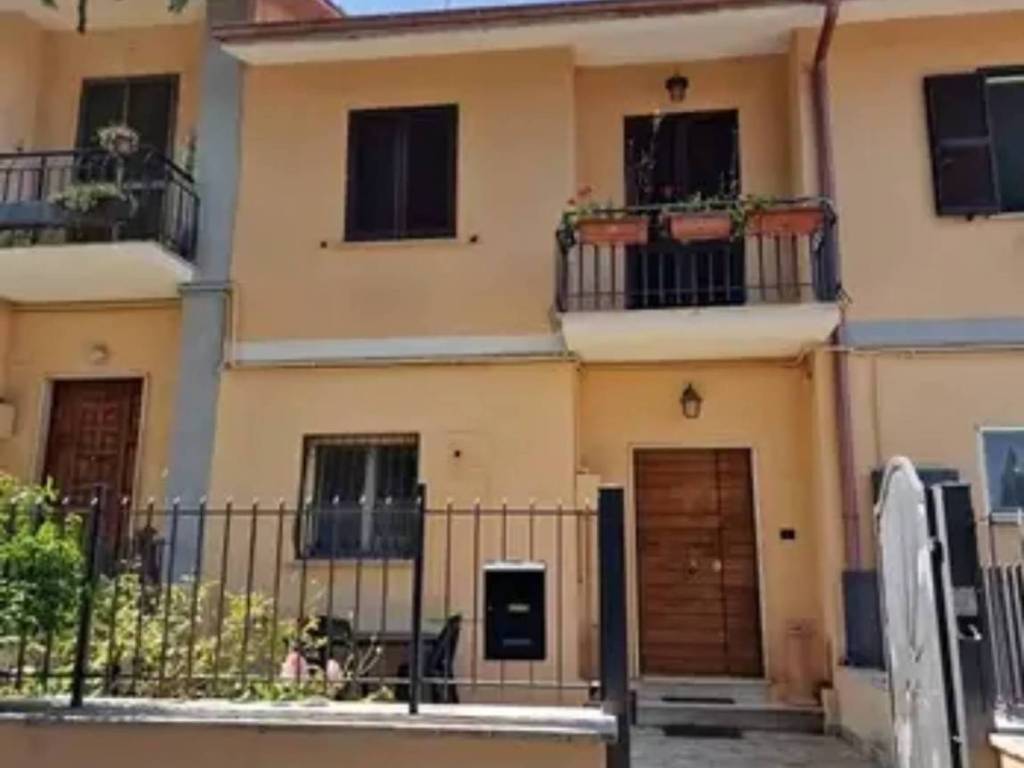 casa indipendente in vendita a Monteleone Sabino