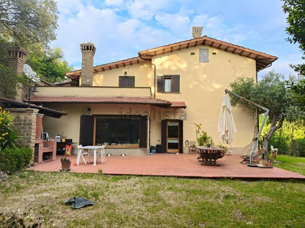 appartamento in vendita a Monteleone Sabino in zona Ginestra Sabina