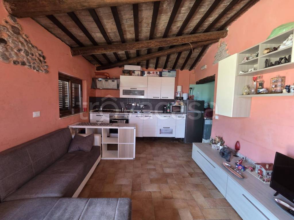 casa indipendente in vendita a Monteleone Sabino