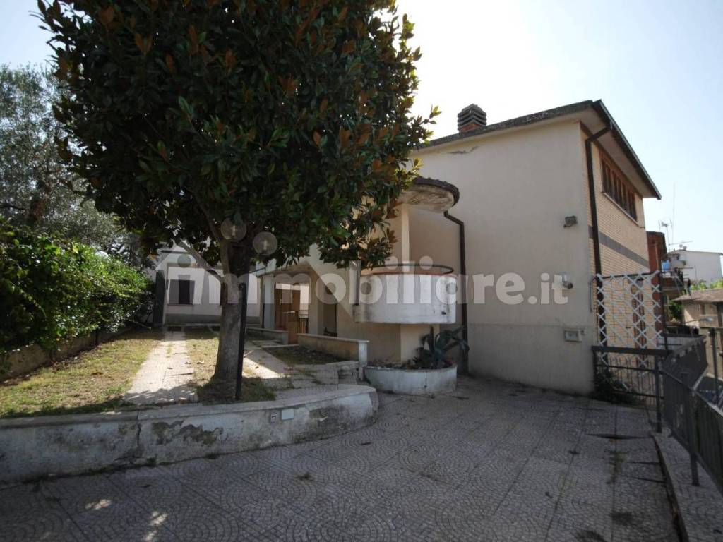 appartamento in vendita a Monteleone Sabino in zona Ginestra Sabina