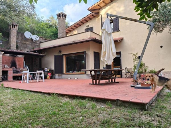 casa indipendente in vendita a Monteleone Sabino in zona Ginestra Sabina
