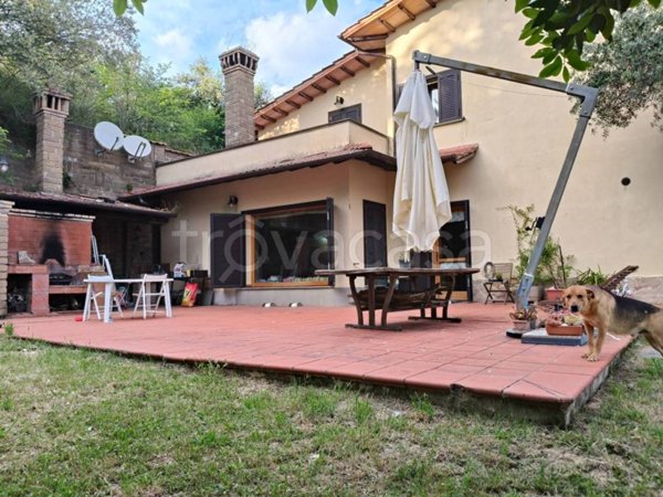 casa indipendente in vendita a Monteleone Sabino in zona Ginestra Sabina