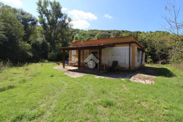 casa indipendente in vendita a Monteleone Sabino