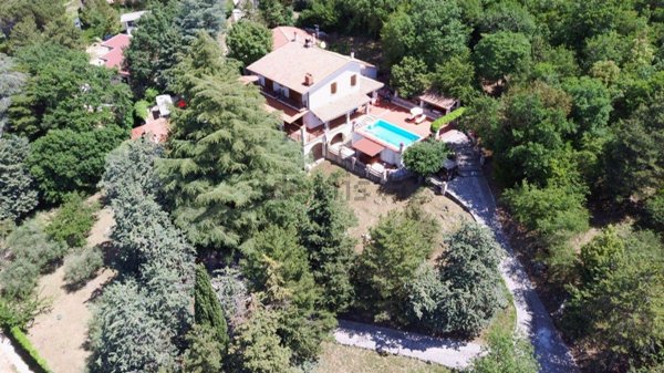 casa indipendente in vendita a Monteleone Sabino