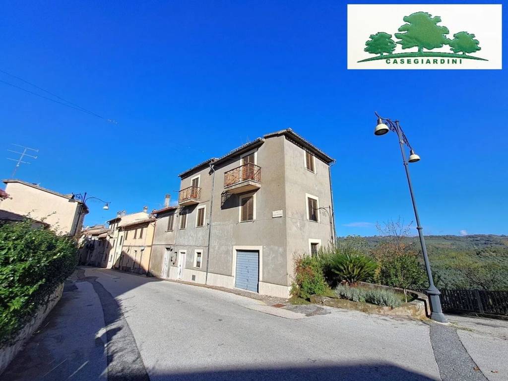 intera palazzina in vendita a Monteleone Sabino