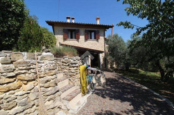 casa indipendente in vendita a Monteleone Sabino