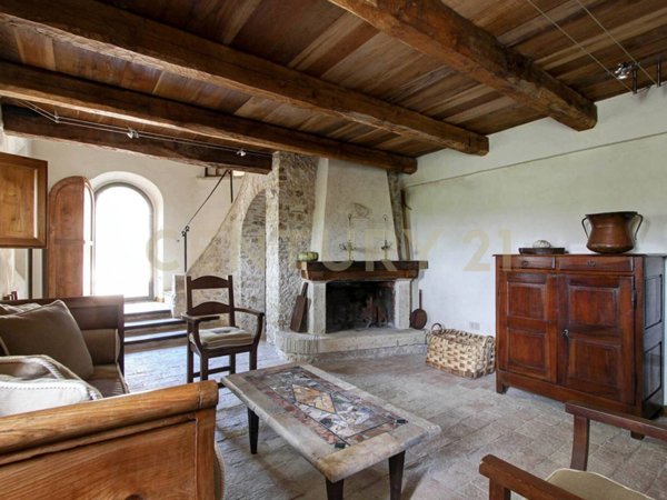 casa indipendente in vendita a Monteleone Sabino in zona Ginestra Sabina
