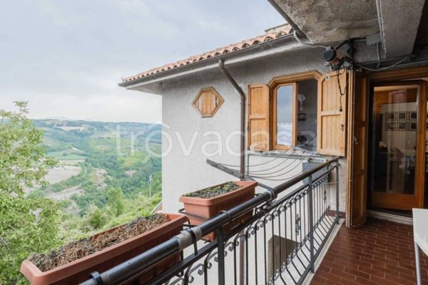 appartamento in vendita a Monteleone Sabino in zona Ginestra Sabina