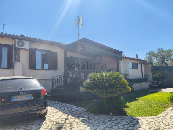 casa indipendente in vendita a Monteleone Sabino in zona Ginestra Sabina