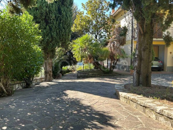 casa indipendente in vendita a Montenero Sabino