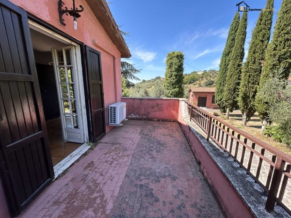 casa indipendente in vendita a Montopoli di Sabina