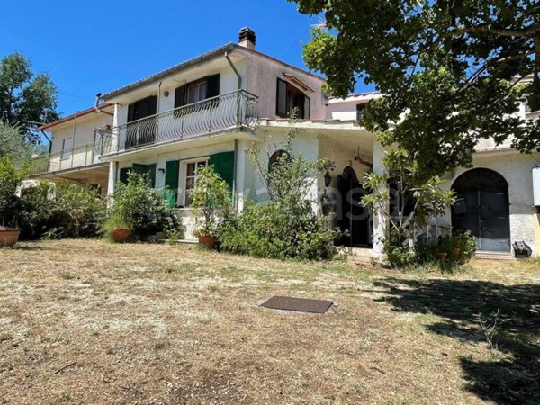 casa indipendente in vendita a Montopoli di Sabina in zona Granari