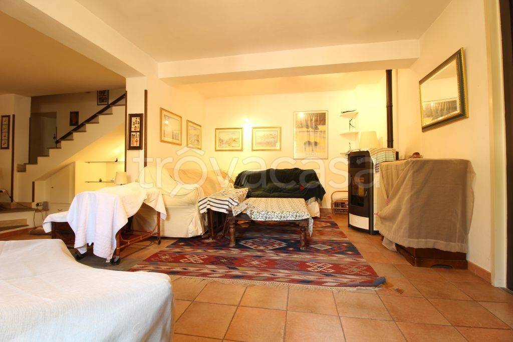 casa indipendente in vendita a Montopoli di Sabina