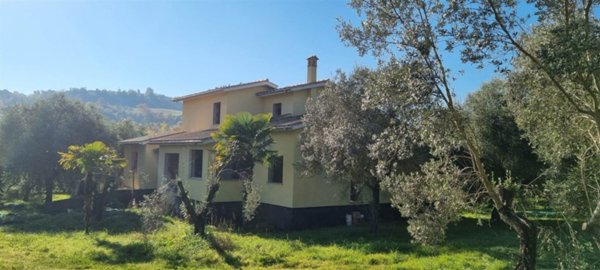 casa indipendente in vendita a Montopoli di Sabina