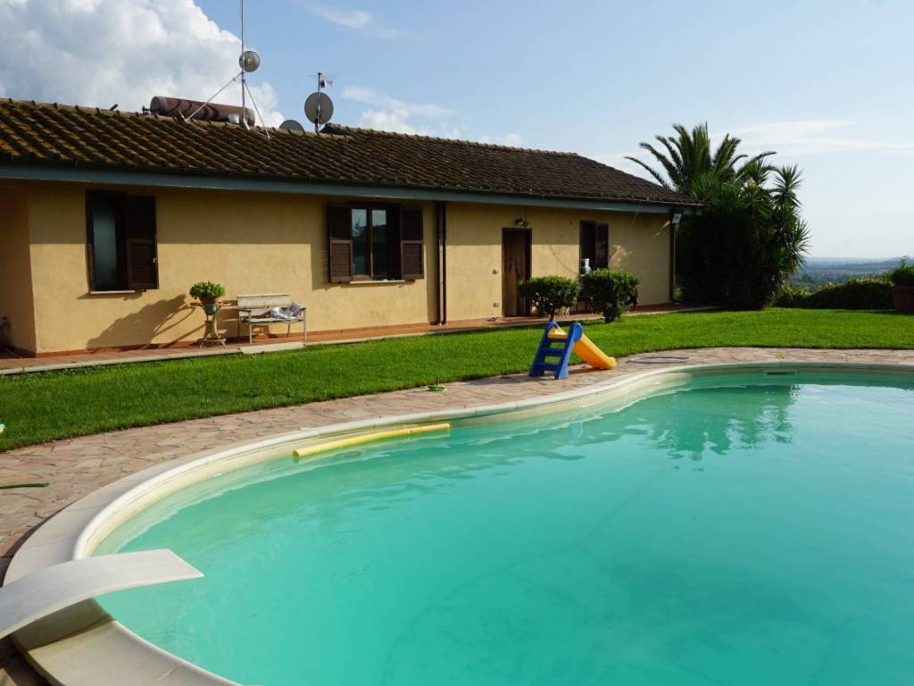 casa indipendente in vendita a Montopoli di Sabina in zona Ponte Sfondato