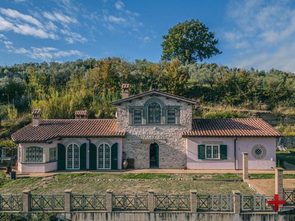 casa indipendente in vendita a Montopoli di Sabina