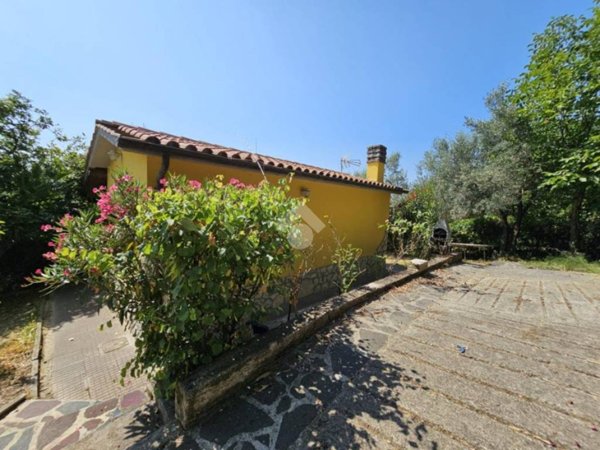 casa semindipendente in vendita a Montopoli di Sabina