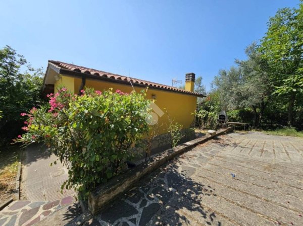 casa semindipendente in vendita a Montopoli di Sabina