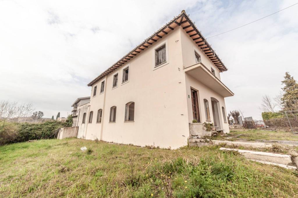 casa indipendente in vendita a Montopoli di Sabina in zona Ferruti