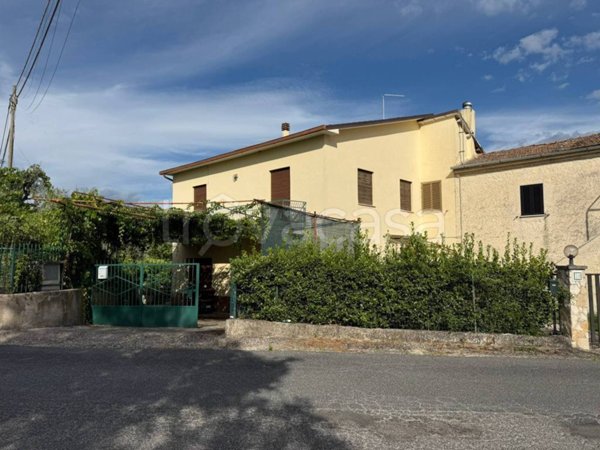 casa indipendente in vendita a Montopoli di Sabina in zona Case Nuove