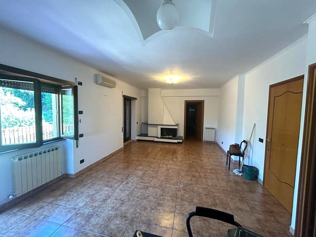appartamento in vendita a Montopoli di Sabina in zona Ferruti