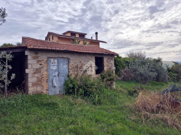 appartamento in vendita a Montopoli di Sabina in zona Santa Maria