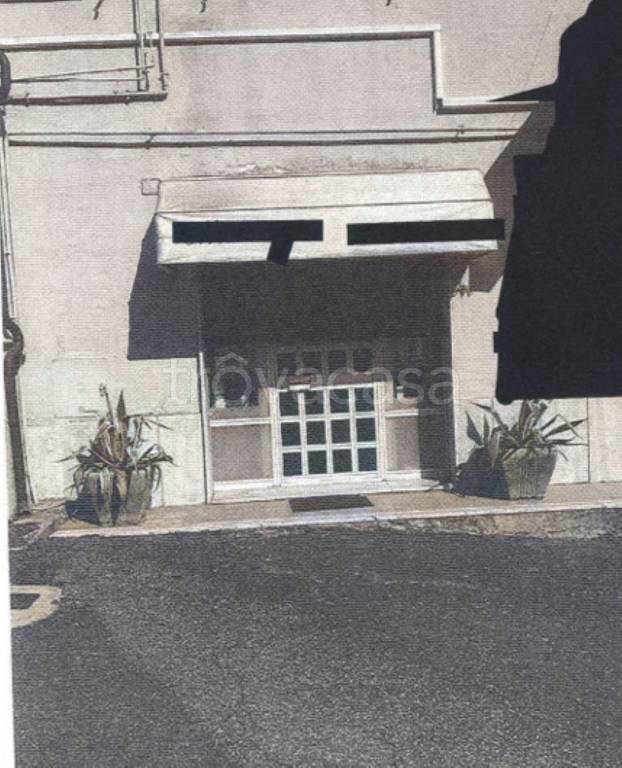 negozio in vendita a Montopoli di Sabina in zona Ferruti