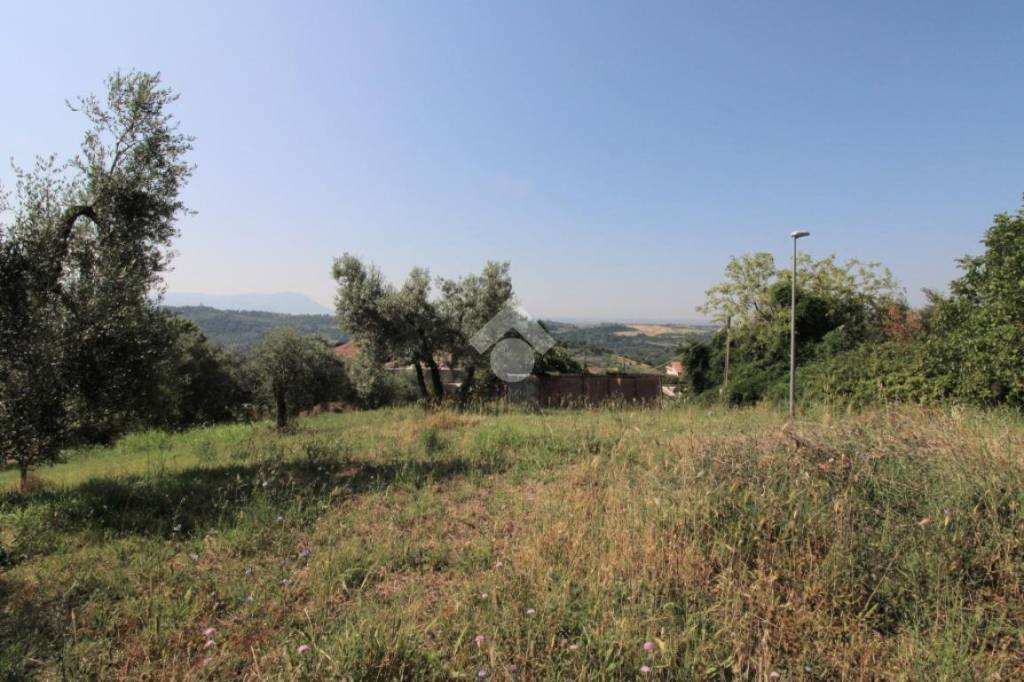 terreno edificabile in vendita a Montopoli di Sabina in zona Granari