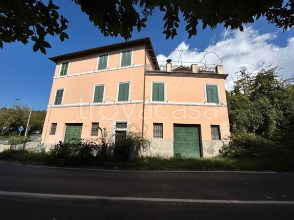 casa indipendente in vendita a Montopoli di Sabina