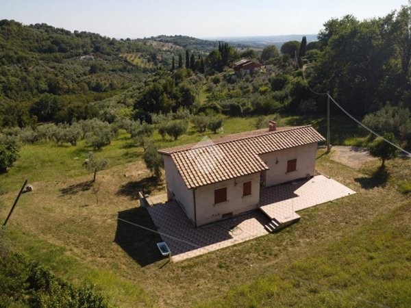 casa indipendente in vendita a Montopoli di Sabina