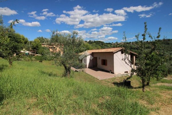 casa indipendente in vendita a Montopoli di Sabina