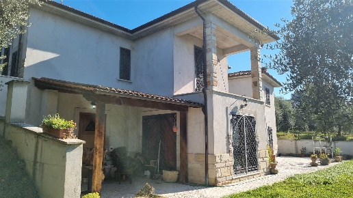 casa indipendente in vendita a Montopoli di Sabina