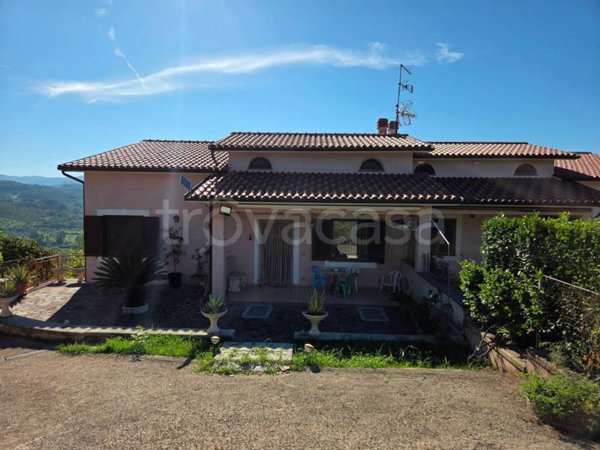 casa indipendente in vendita a Montopoli di Sabina