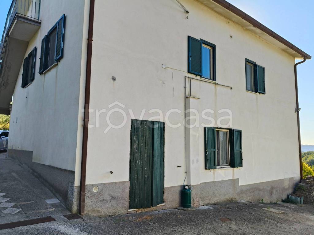 casa indipendente in vendita a Montopoli di Sabina