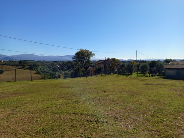 terreno edificabile in vendita a Montopoli di Sabina in zona Ponte Sfondato