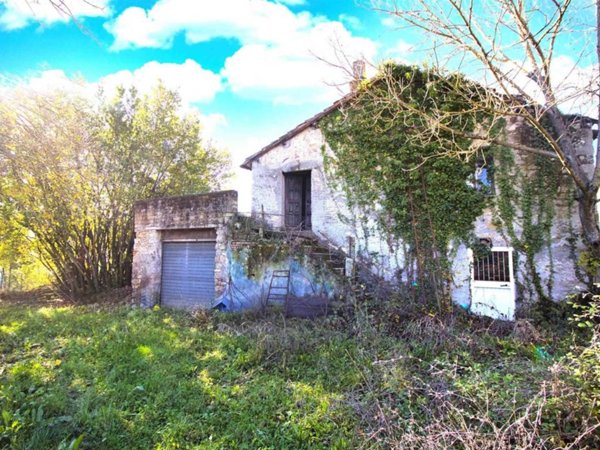 casa indipendente in vendita a Montopoli di Sabina