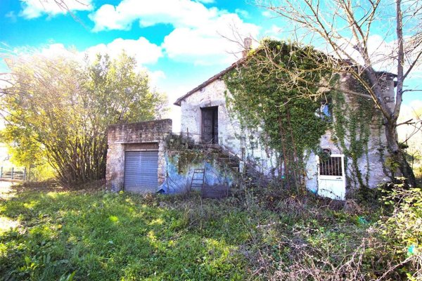 casale in vendita a Montopoli di Sabina