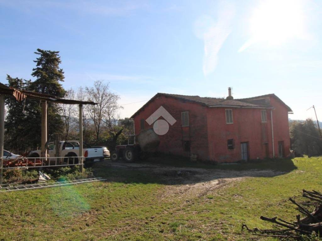 casa indipendente in vendita a Montopoli di Sabina