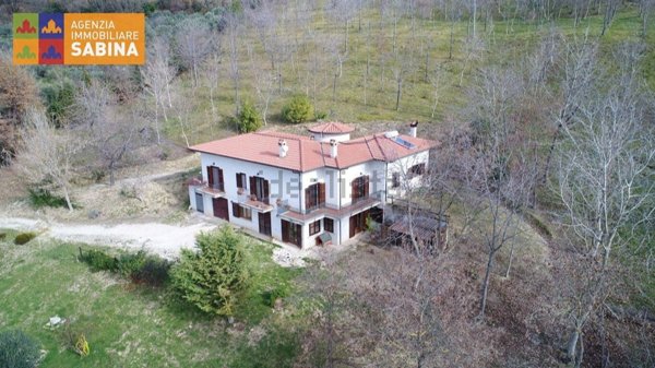 casa indipendente in vendita a Montopoli di Sabina