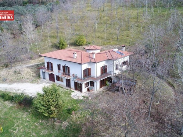casa indipendente in vendita a Montopoli di Sabina