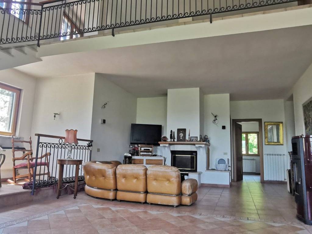 casa indipendente in vendita a Montopoli di Sabina