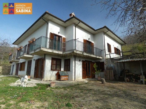 casa indipendente in vendita a Montopoli di Sabina