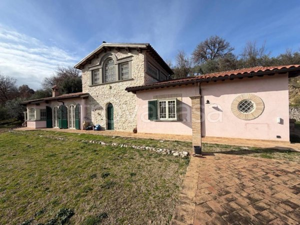 casa indipendente in vendita a Montopoli di Sabina
