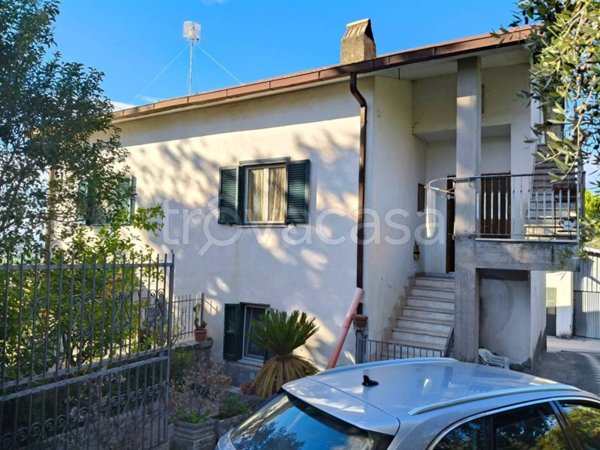 casa indipendente in vendita a Montopoli di Sabina