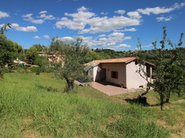 casa indipendente in vendita a Montopoli di Sabina